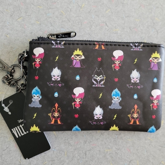 DISNEY BUCKLE DOWN COIN POUCH - Picture 1 of 8